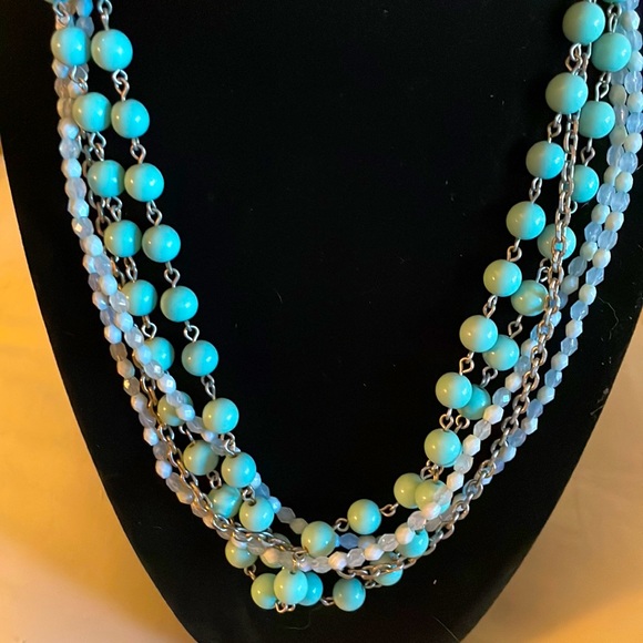 La Sopha Slver Tone Wth Flowers Desgn. the Flowers Contans Pearls